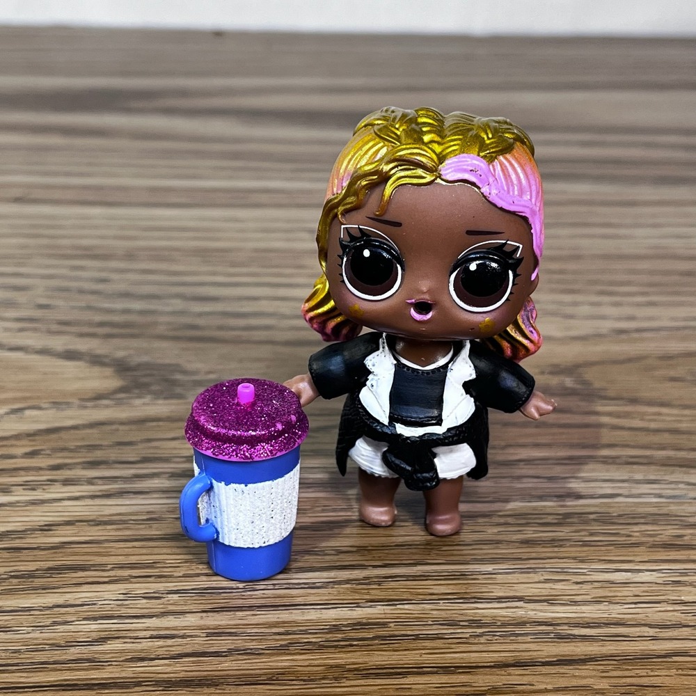 MGA LOL Surprise‎ Doll Gold Pink Hair Black White Jacket Blue Cup 2021 GOOD